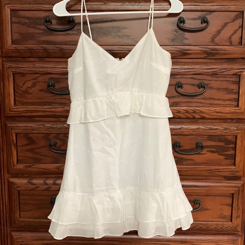 NWT Trixxi M white dress w adjustable straps